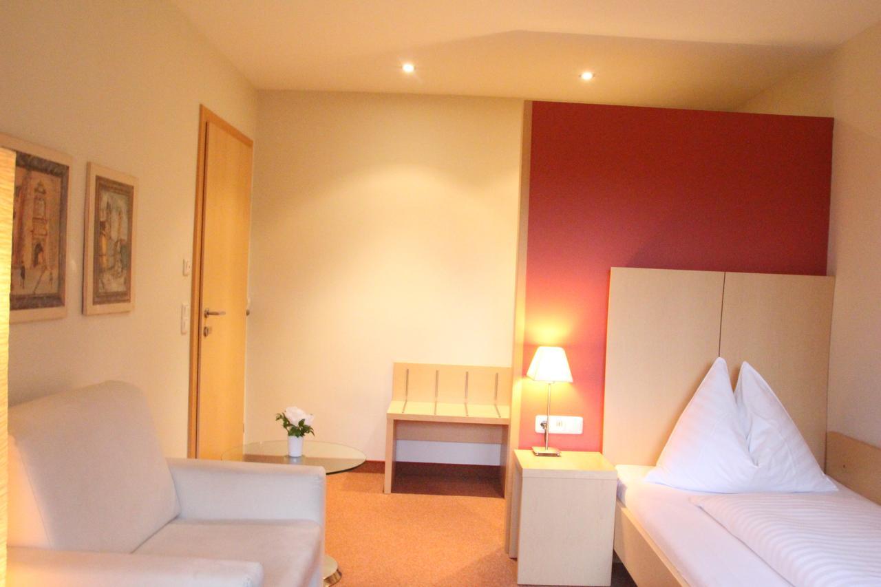 Hotel Alhartinger Hof Leonding Ruang foto